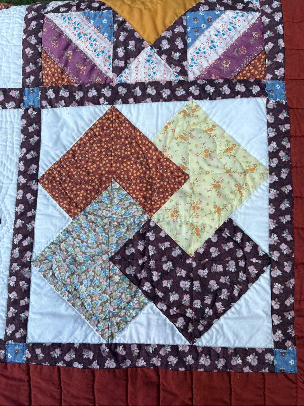 Vintage hand-sewn crib quilt/throw